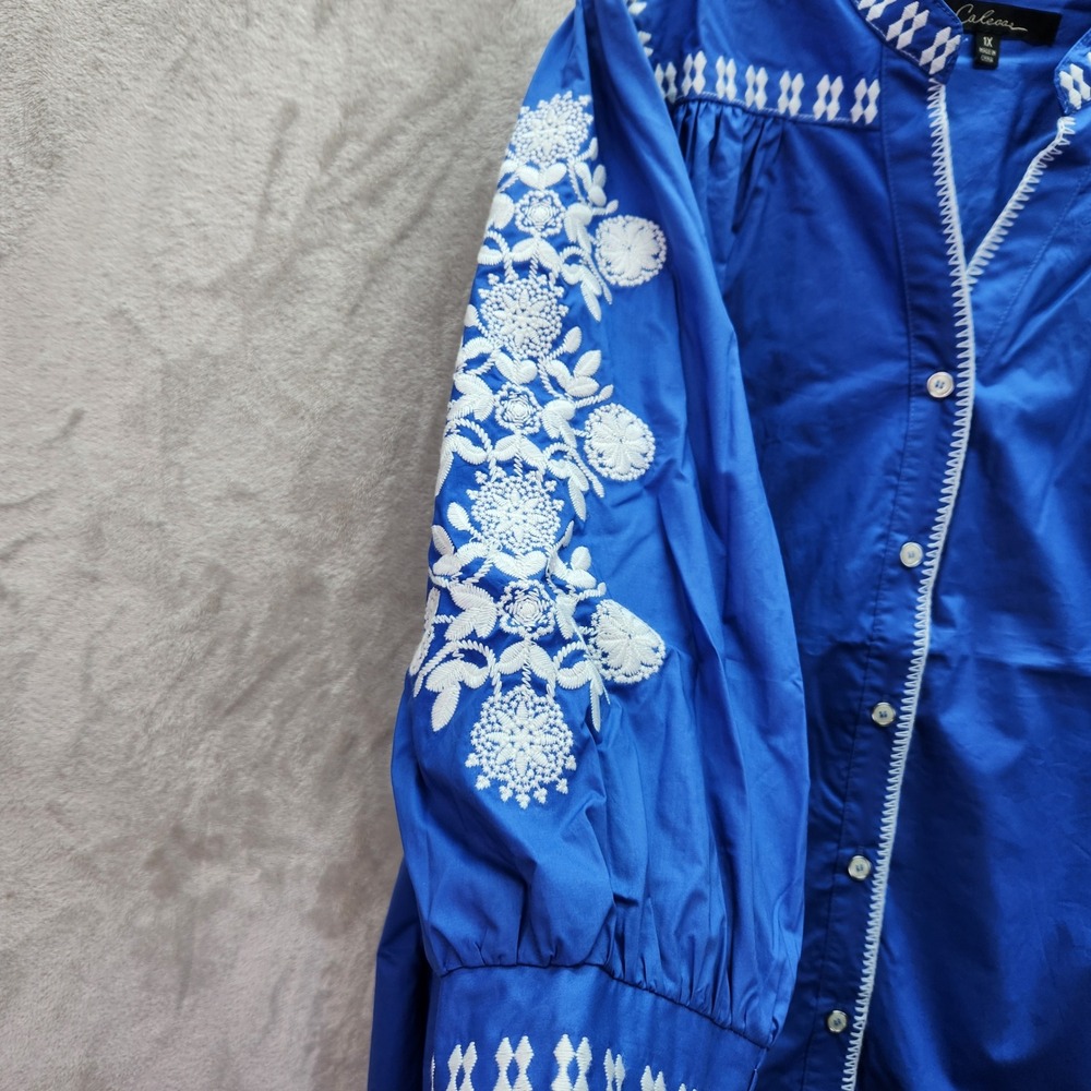 Calessa 2X Cobalt Blue Embroidered Split VNeck 3/4 Sleeve Button Front Shirt New - Picture 6 of 11